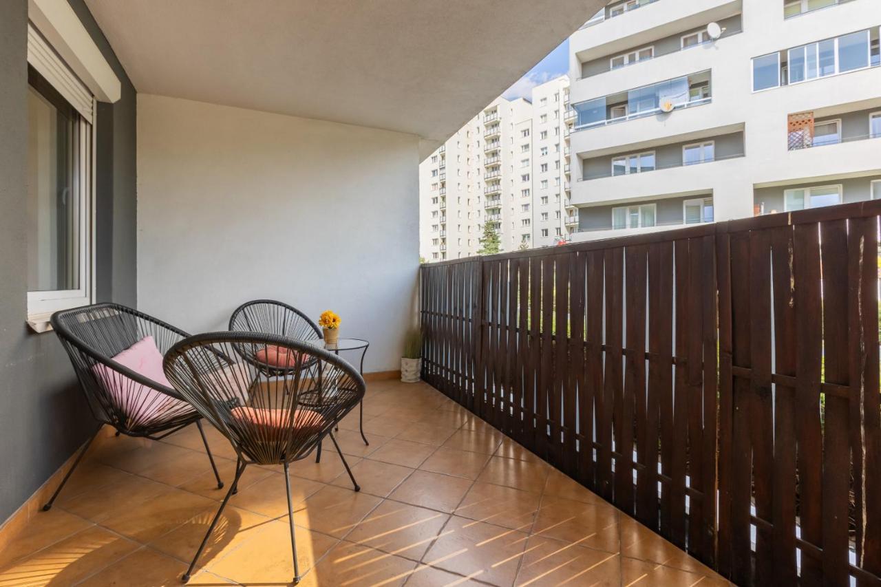Apartment Metro Targowek Spacious With Parking By Renters Warsaw
