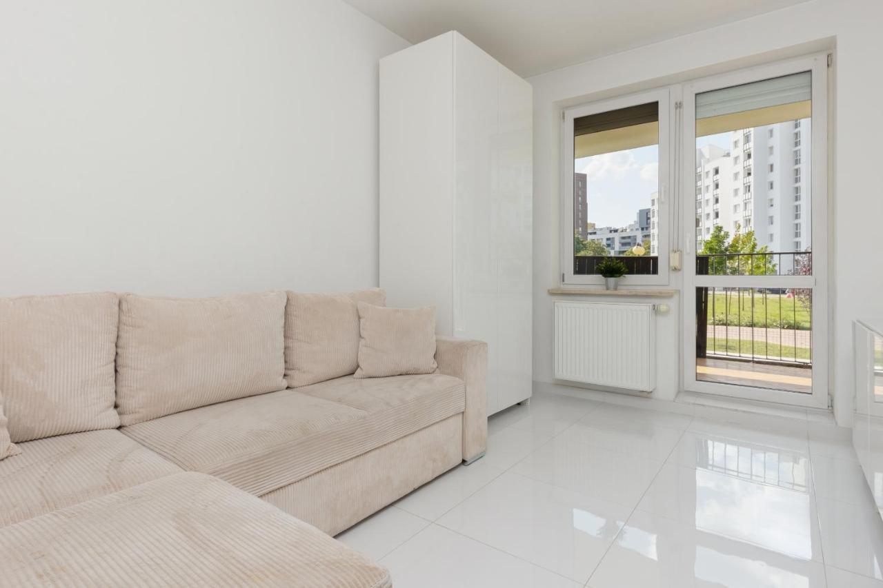 Apartment Metro Targowek Spacious With Parking By Renters