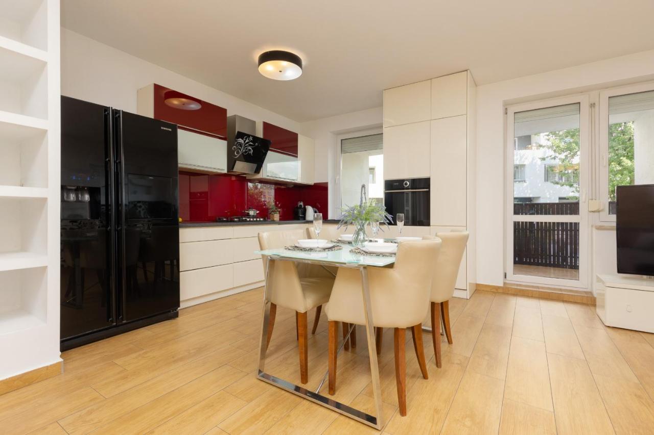 Apartment Metro Targowek Spacious With Parking By Renters