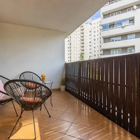 Metro Targowek Spacious Apartment With Parking By Noclegi Renters Warsaw Exterior photo