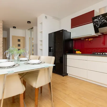 Metro Targowek Spacious Apartment With Parking By Noclegi Renters Warsaw Exterior photo