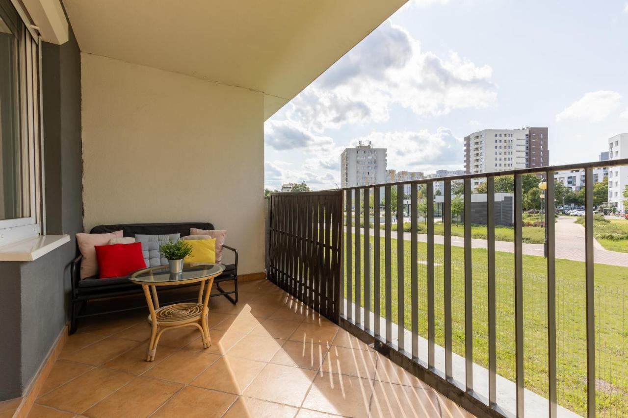 Metro Targowek Spacious With Parking By Renters Varsavia